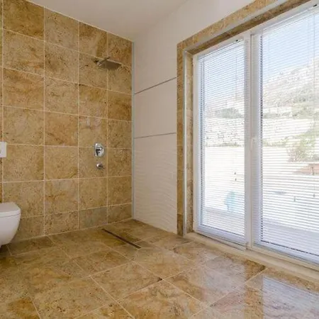 Avoca - Four Bedroom With Swimming Pool Villa *