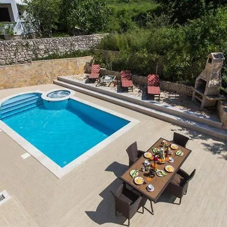 Avoca - Four Bedroom With Swimming Pool Villa *