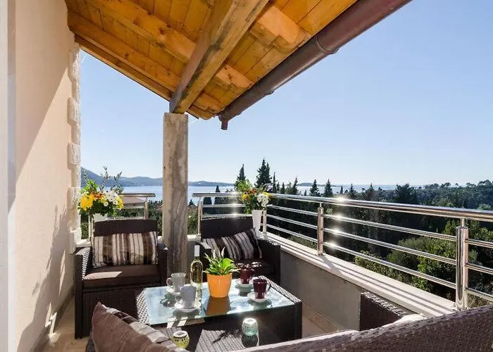 빌라 Avoca - Four Bedroom With Swimming Pool 믈리니