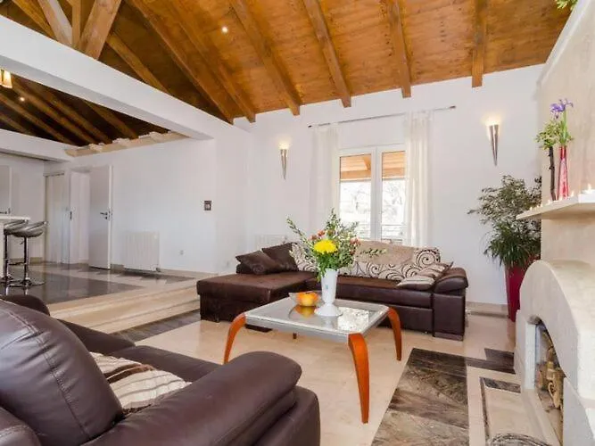 빌라 Avoca - Four Bedroom With Swimming Pool 믈리니