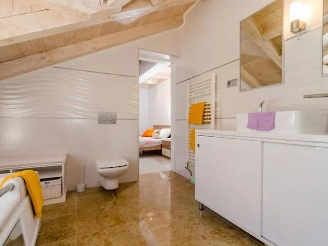 빌라 Avoca - Four Bedroom With Swimming Pool 믈리니