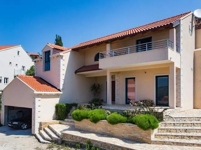 빌라 Avoca - Four Bedroom With Swimming Pool 믈리니