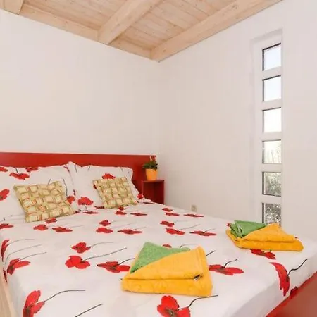 Avoca - Four Bedroom With Swimming Pool Villa