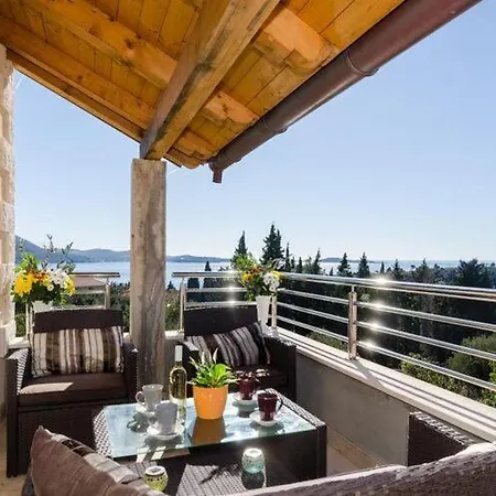 Villa Avoca - Four Bedroom With Swimming Pool Mlini