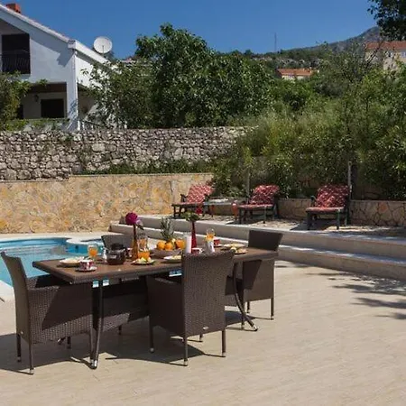 Avoca - Four Bedroom With Swimming Pool 别墅