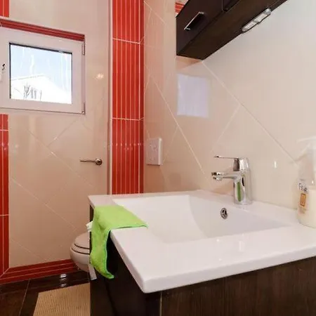 Avoca - Four Bedroom With Swimming Pool Villa