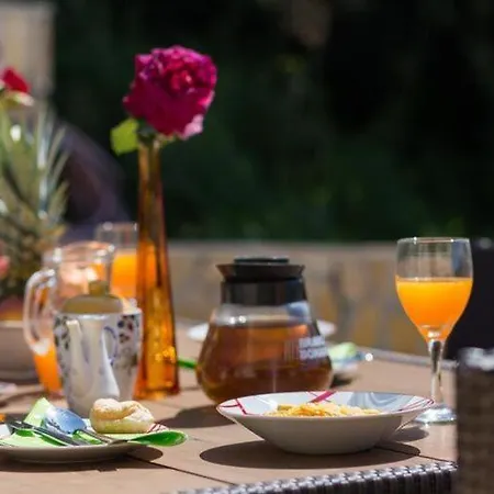 Avoca - Four Bedroom With Swimming Pool *