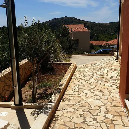 Villa Avoca - Four Bedroom With Swimming Pool