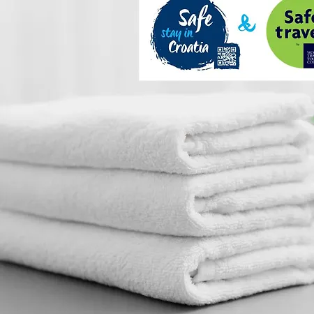 Avoca - Four Bedroom With Swimming Pool Villa *