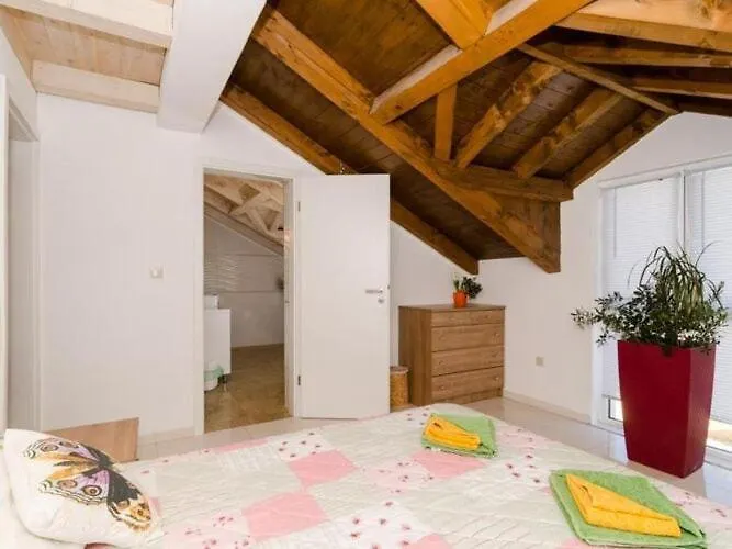 Avoca - Four Bedroom With Swimming Pool Villa