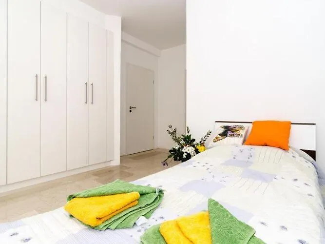 Avoca - Four Bedroom With Swimming Pool Villa *