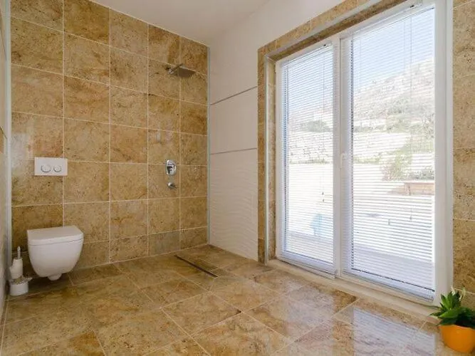 Avoca - Four Bedroom With Swimming Pool Villa *