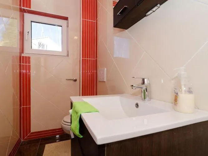 Avoca - Four Bedroom With Swimming Pool Villa