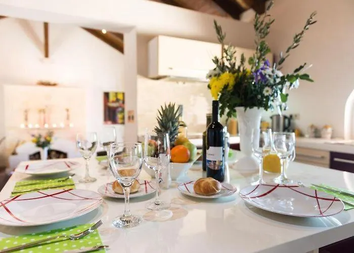 Avoca - Four Bedroom With Swimming Pool Villa