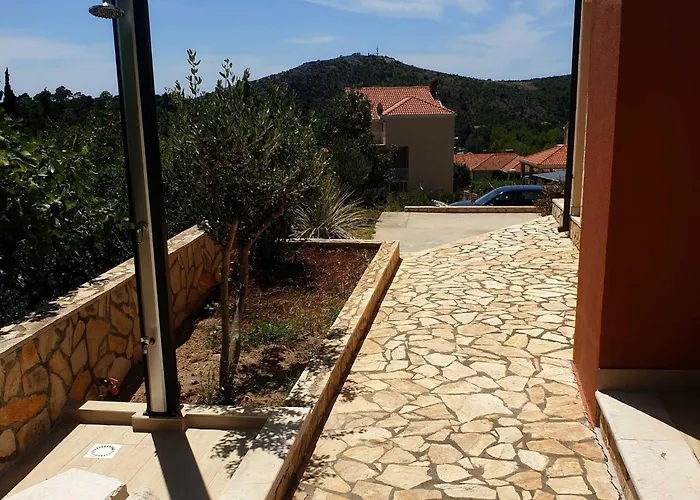 Villa Avoca - Four Bedroom With Swimming Pool